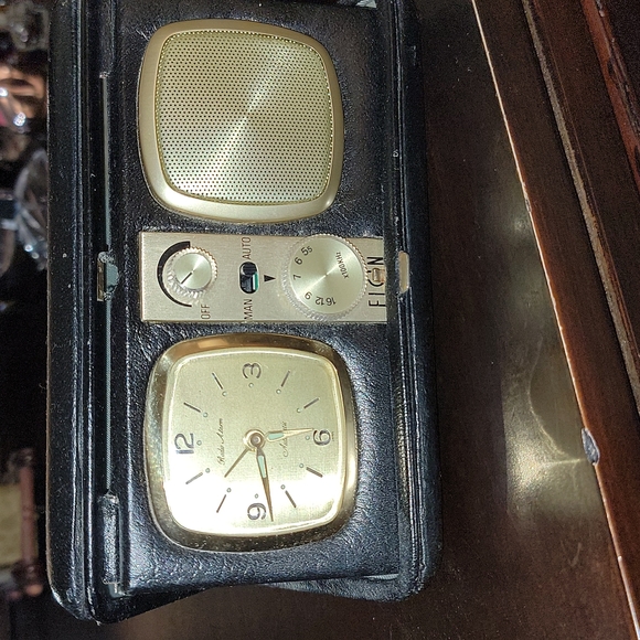 ELGIN VINTAGE  travel Clock / Radio / Alarm Genuine Leather black case - Picture 2 of 16